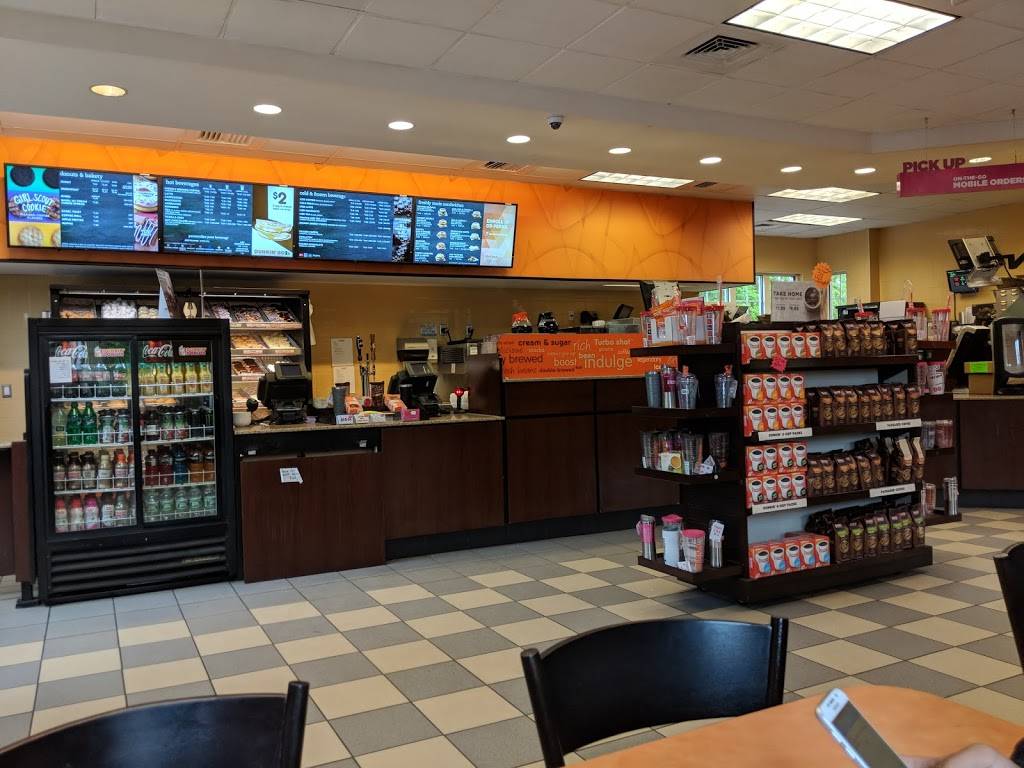 Dunkin | cafe | 3 Main St, Winsted, CT 06098, USA | 8607384000 OR +1 860-738-4000