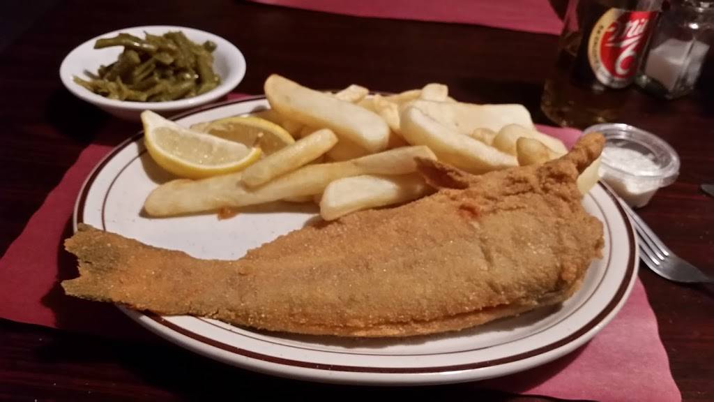 Pzs Place & Steakhouse | restaurant | 2330 Grand Ave, Galesburg, IL 61401, USA | 3093422516 OR +1 309-342-2516