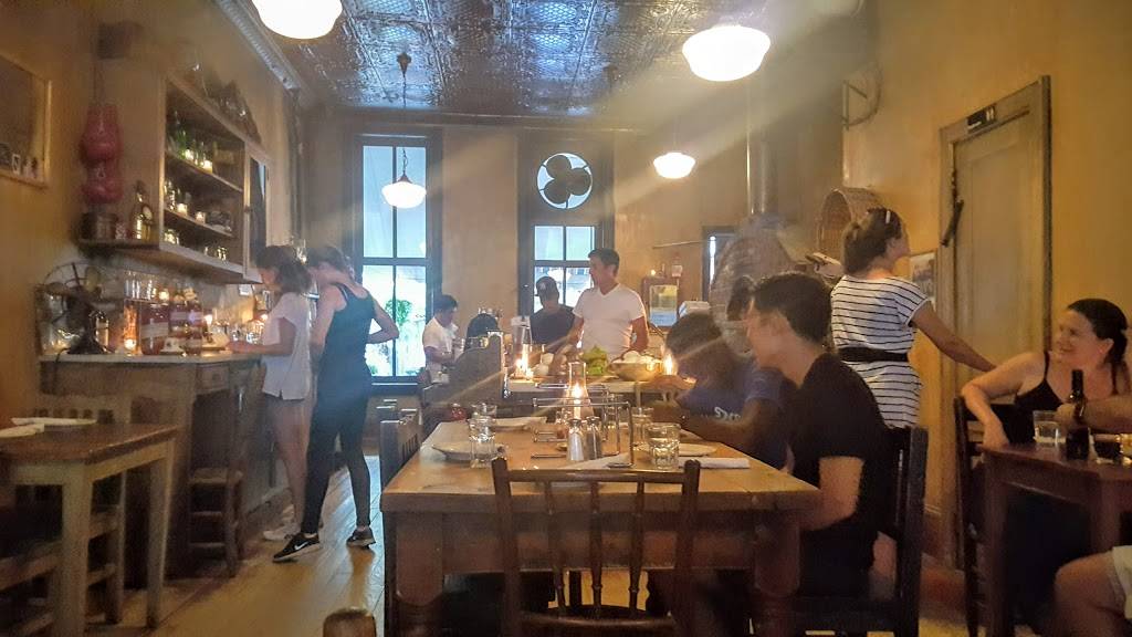 Lucali | restaurant | 575 Henry St, Brooklyn, NY 11231, USA | 7188584086 OR +1 718-858-4086