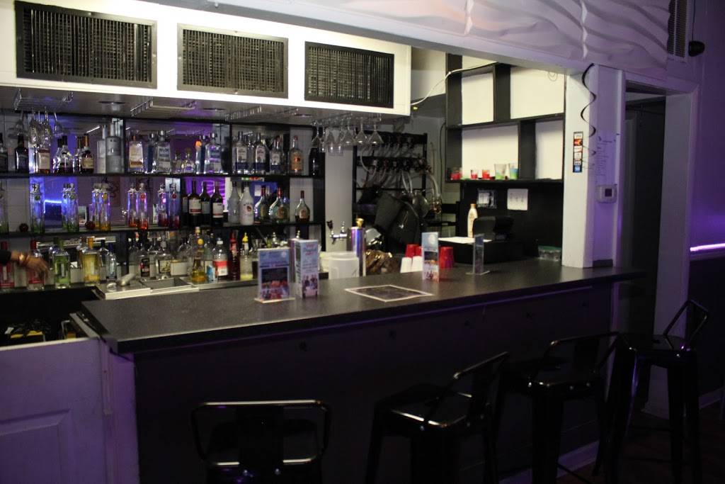 Island Vybz Restaurant and Lounge | restaurant | 2103 Maryland Ave, Baltimore, MD 21218, USA | 6679303530 OR +1 667-930-3530