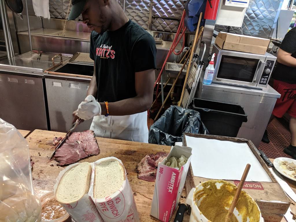 A Taste of Katzs | restaurant | 1 Dekalb Ave, Brooklyn, NY 11201, USA | 2122542246 OR +1 212-254-2246