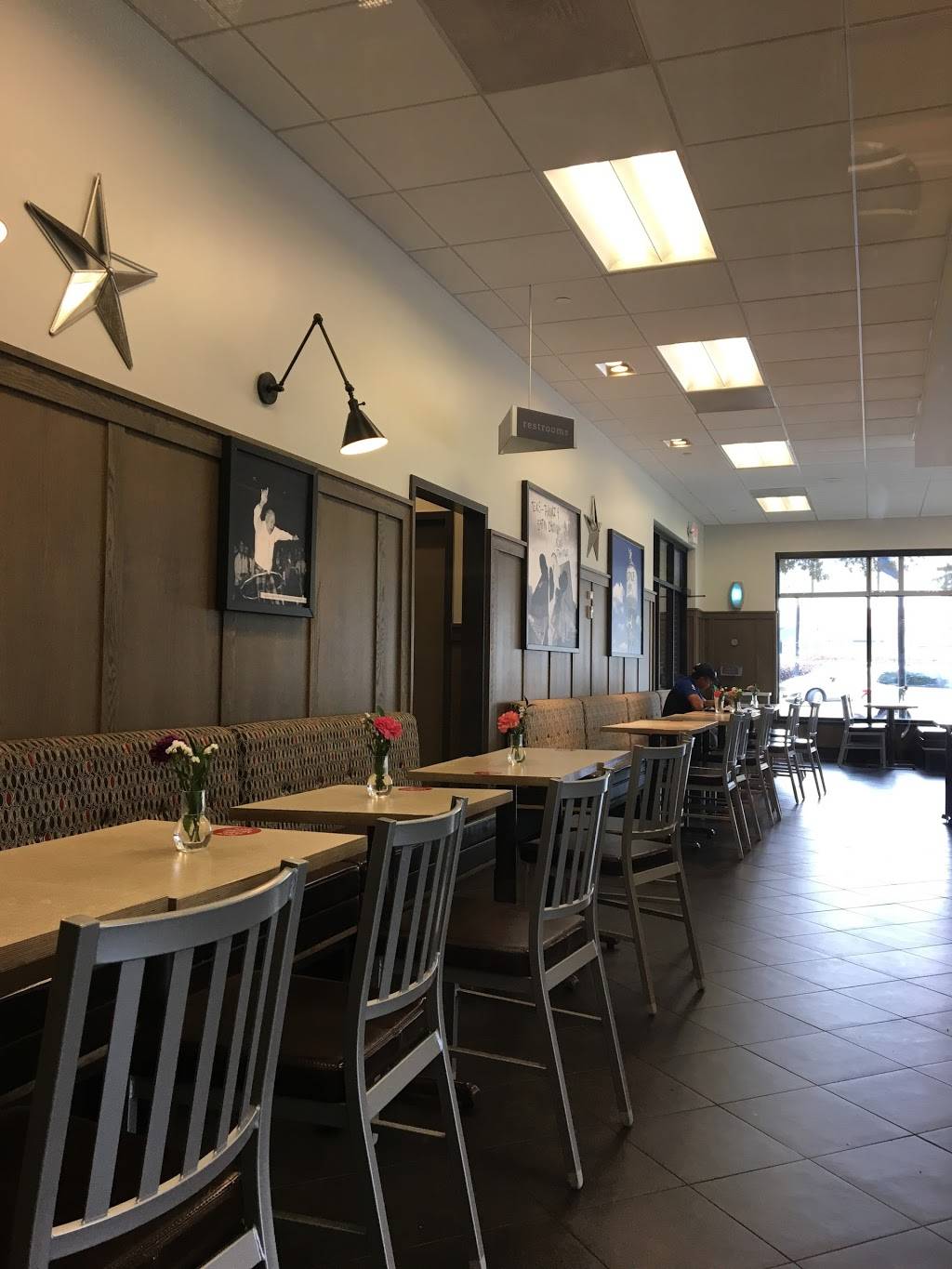 Chick-fil-A | restaurant | 1505 N Collins St, Arlington, TX 76011, USA | 8175487700 OR +1 817-548-7700