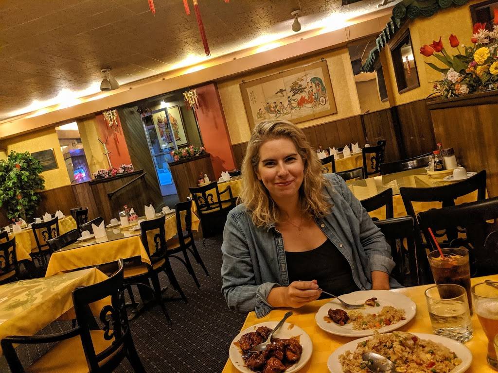 Gim Wah Restaurant | restaurant | 3418 W McGraw St, Seattle, WA 98199, USA | 2062847000 OR +1 206-284-7000