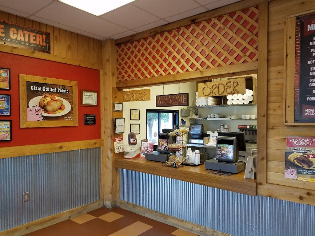 Hog Wild Pit Bar-B-Q | restaurant | 2525 Market Pl, Salina, KS 67401, USA | 7858252222 OR +1 785-825-2222