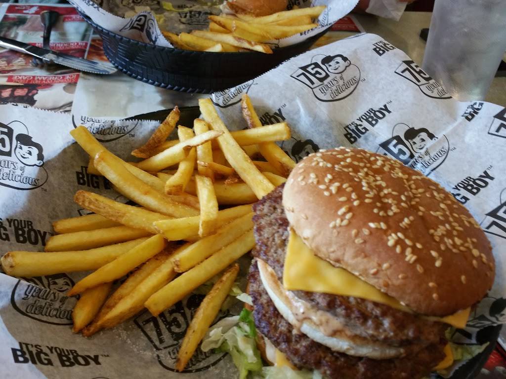 BIG BOY | restaurant | 861 S Main St, Cheboygan, MI 49721, USA | 2316273661 OR +1 231-627-3661