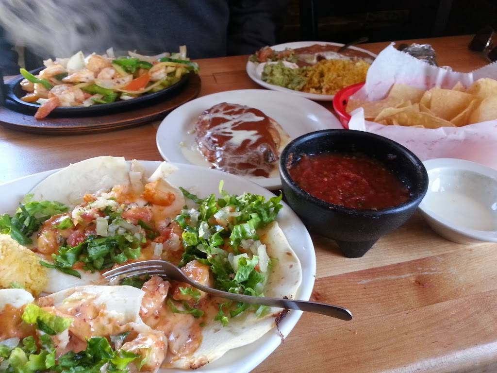 Casa Fuentes Mexican Restaurant | restaurant | 1107 W 76 Country Blvd, Branson, MO 65616, USA | 4173393888 OR +1 417-339-3888