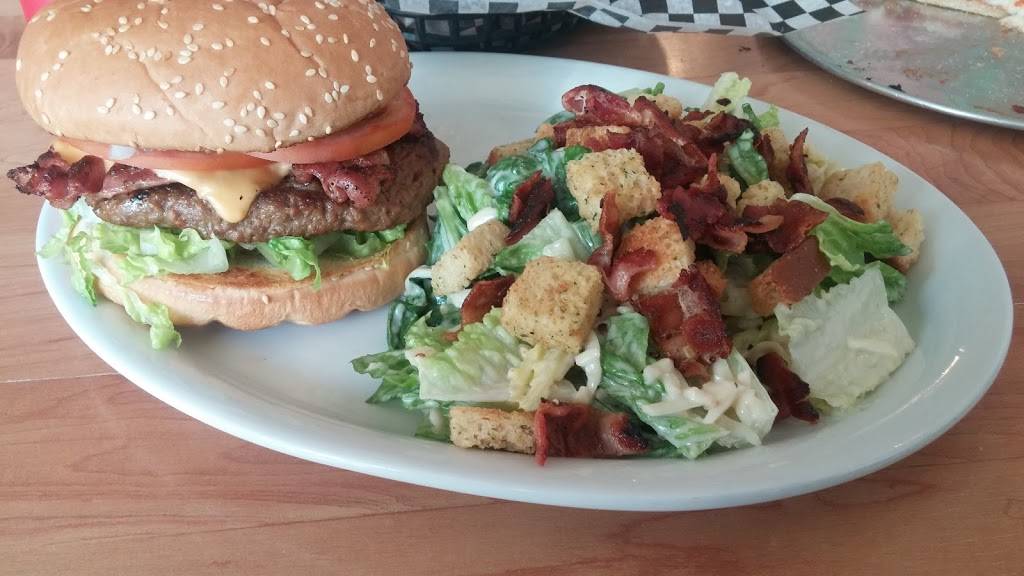 Moorefield Diner | restaurant | 42 McGivern St, Moorefield, ON N0G 2K0, Canada | 5196380413 OR +1 519-638-0413