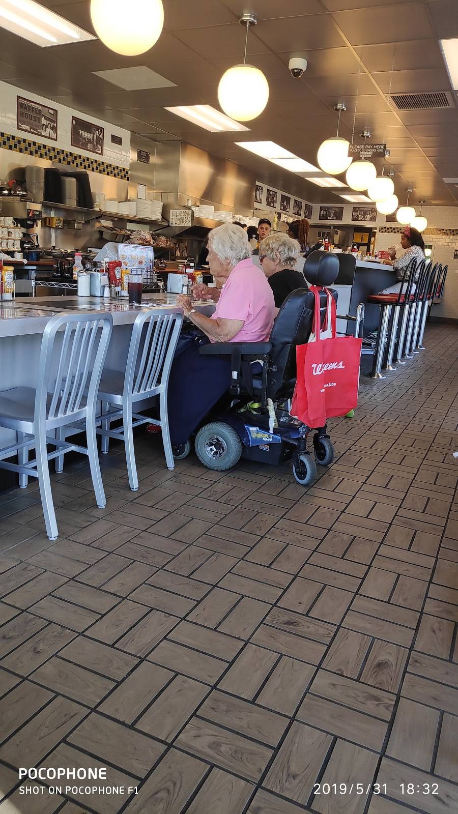 Waffle House | meal takeaway | Waters & Wilsky, 8310 Wilsky Blvd, Tampa, FL 33615, USA | 8136146001 OR +1 813-614-6001