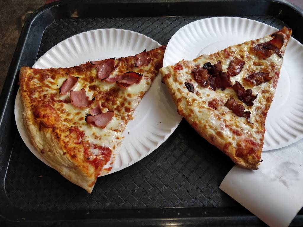 Capri Pizzeria and Bar | restaurant | 6001 Penn Ave #3922, Pittsburgh, PA 15206, USA | 4123631250 OR +1 412-363-1250