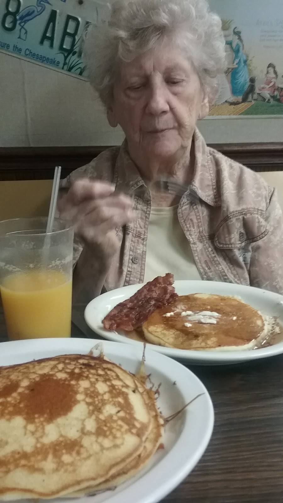 Burkempers Family Restaurant | restaurant | 512 Sonderen St, OFallon, MO 63366, USA | 6362724711 OR +1 636-272-4711