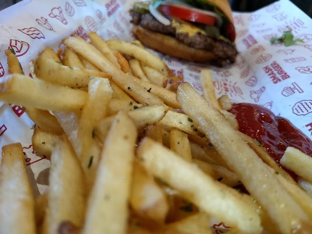 Smashburger | restaurant | 130 General Stilwell Dr Suite 108, Marina, CA 93933, USA | 8319201250 OR +1 831-920-1250