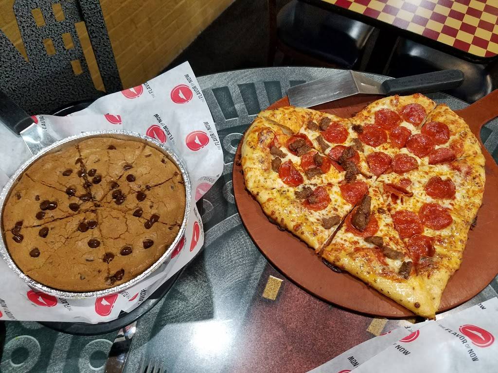 Pizza Hut | meal takeaway | 1125 N Pontiac Trail, Walled Lake, MI 48390, USA | 2486699383 OR +1 248-669-9383