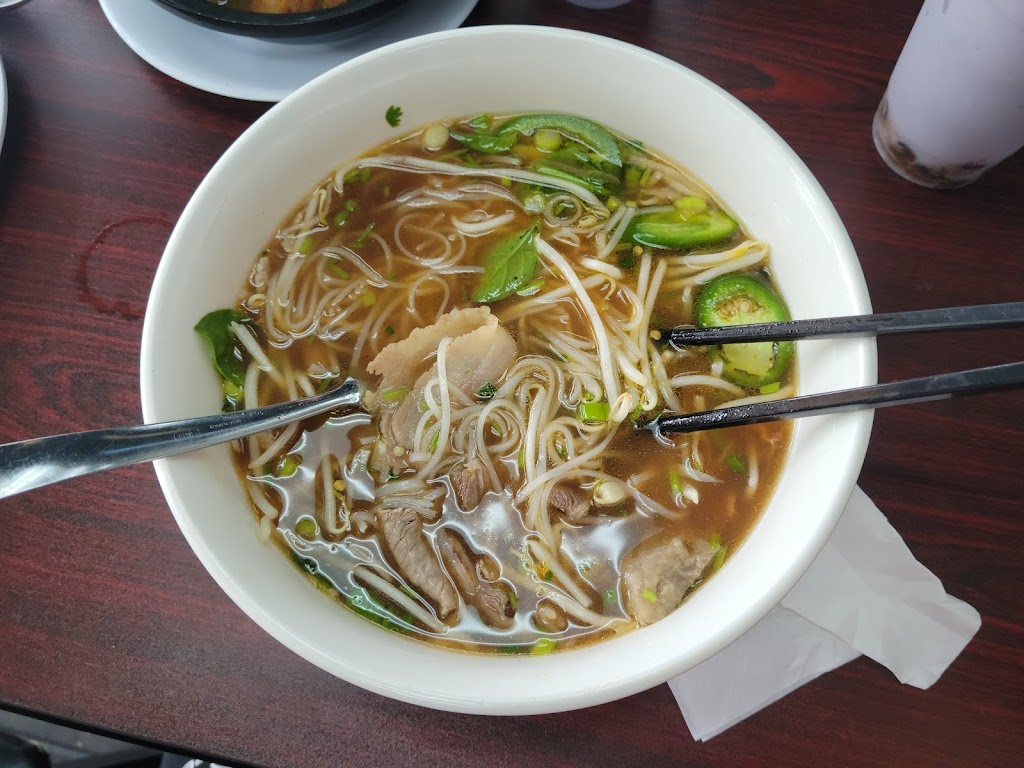 Pho oclock | restaurant | 1401 Coffee Rd Ste D, Modesto, CA 95355, USA | 2095672919 OR +1 209-567-2919