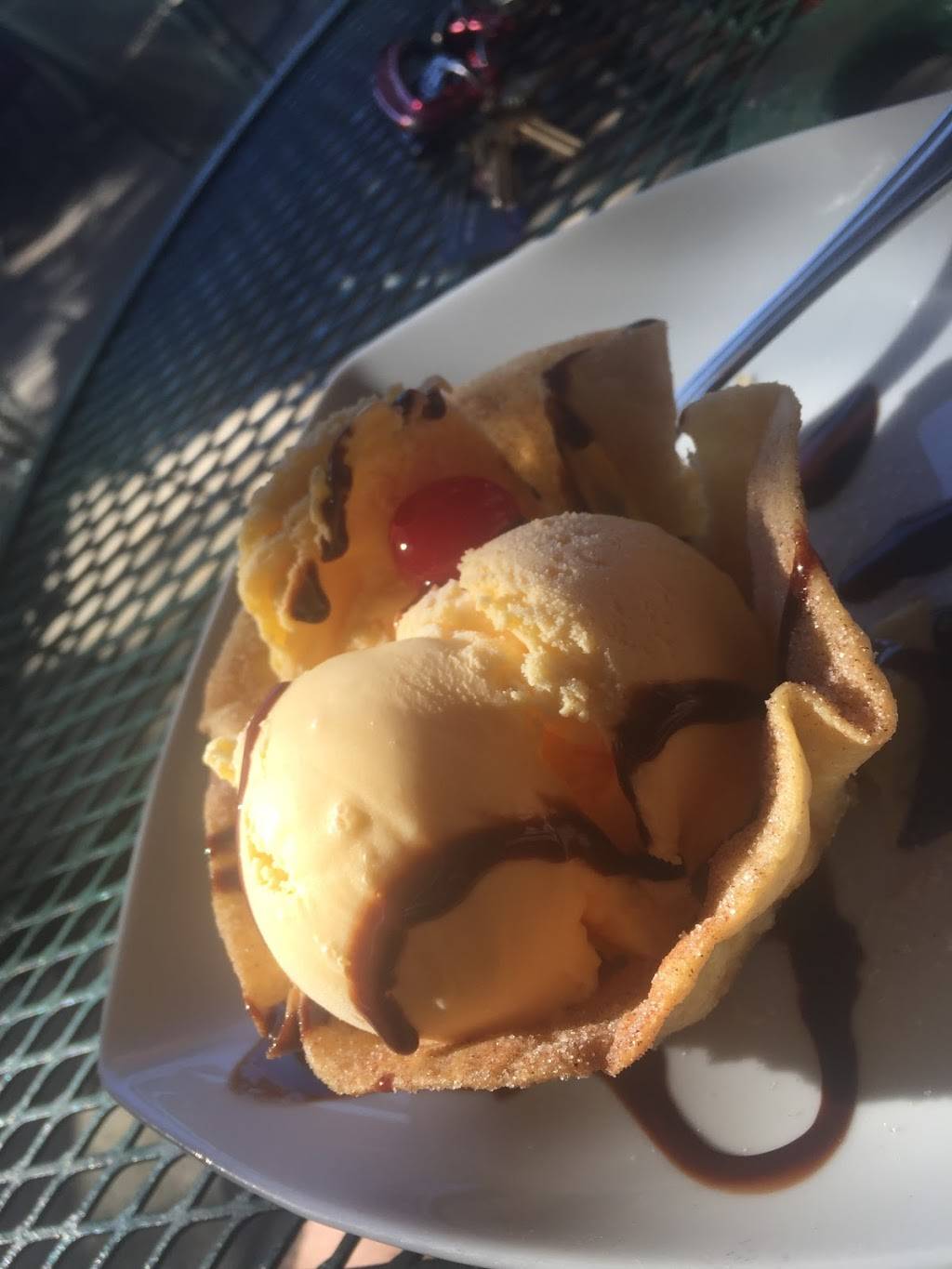 La Tropicana | restaurant | 434 Locust St, Lawrence, KS 66044, USA | 7857493550 OR +1 785-749-3550