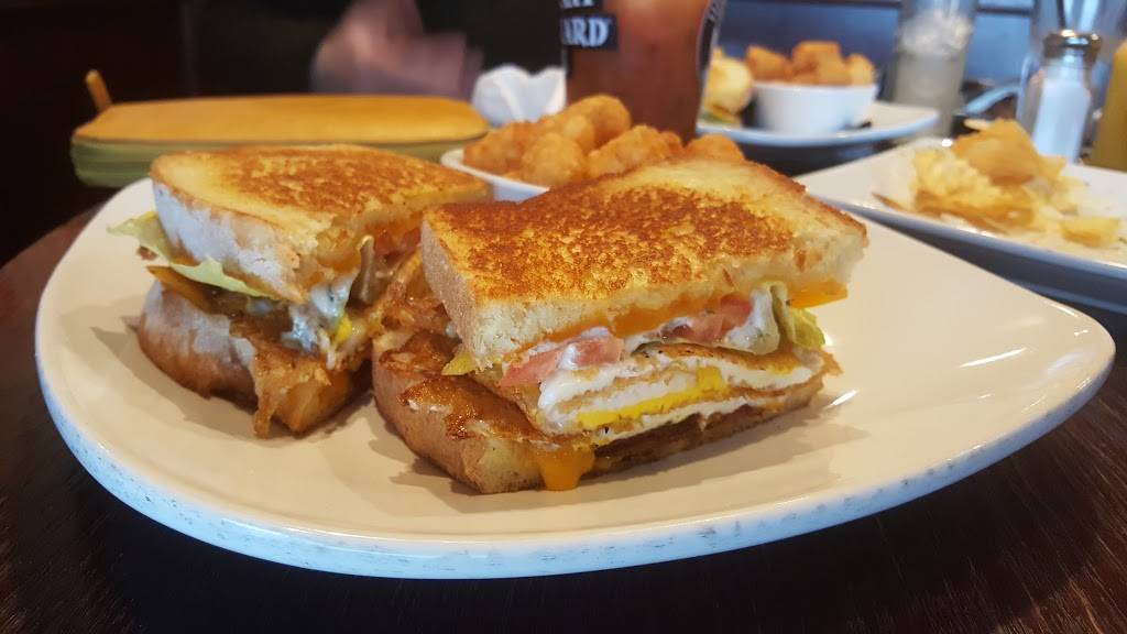 Ellyns Tap & Grill | restaurant | 940 Roosevelt Rd, Glen Ellyn, IL 60137, USA | 6309420940 OR +1 630-942-0940