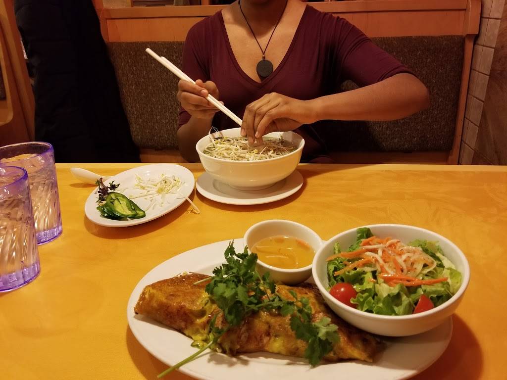 Pho Bistro Centreville | restaurant | 6053 Centreville Crest Ln, Centreville, VA 20121, USA | 7032668803 OR +1 703-266-8803