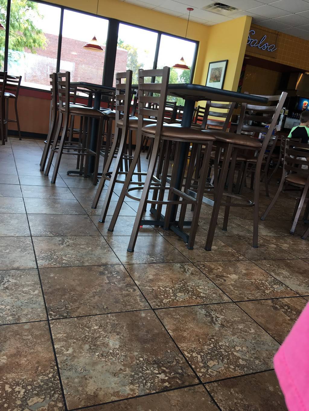 Taco Johns | restaurant | 2121 Hubbell Ave, Des Moines, IA 50317, USA | 5152625211 OR +1 515-262-5211