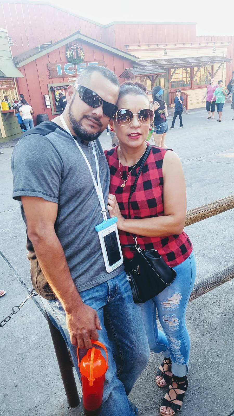 Pizza Hut | restaurant | 1200 E 4th St, Long Beach, CA 90802, USA | 5629831177 OR +1 562-983-1177