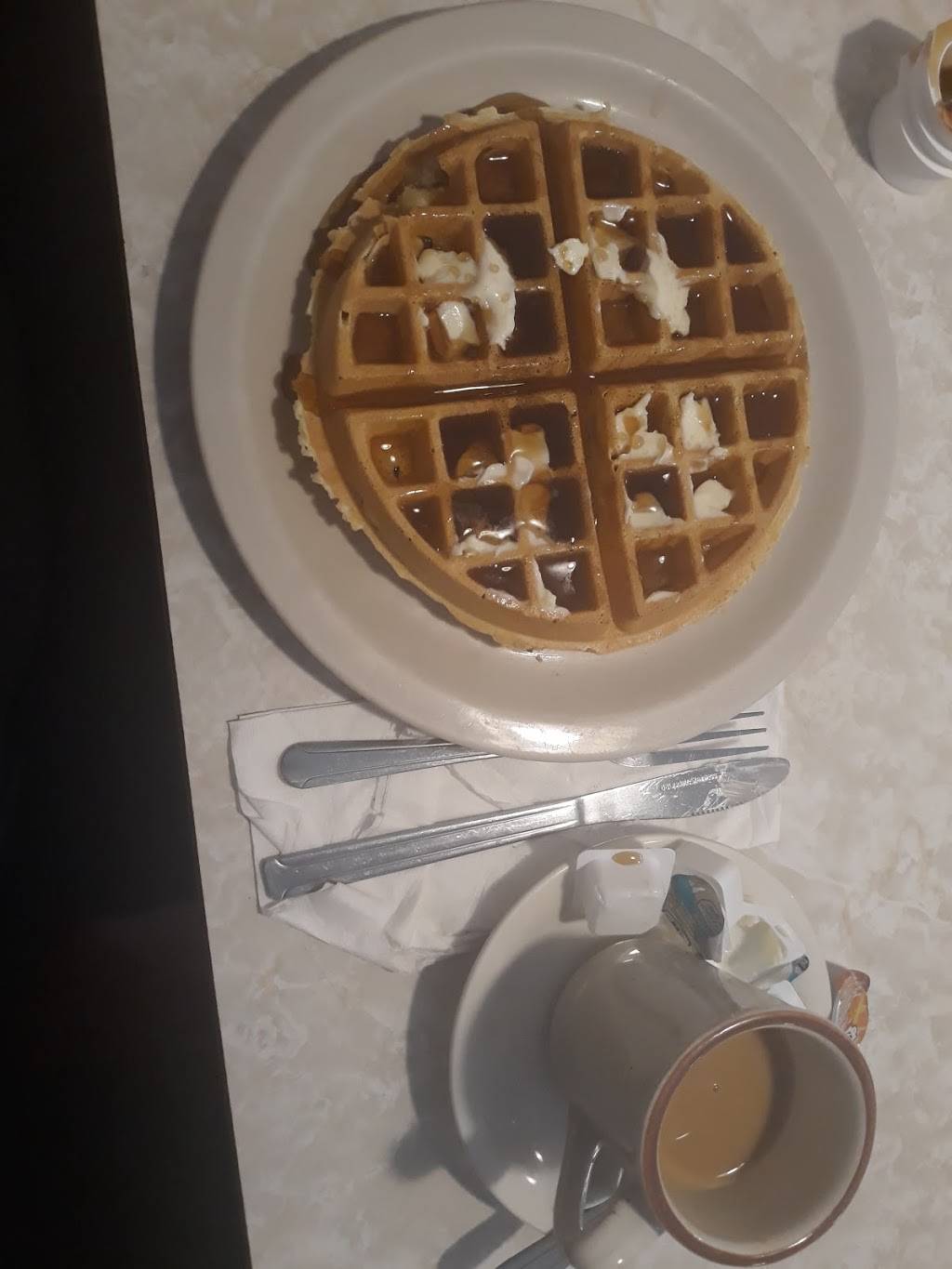 Route 352 Diner | restaurant | 4233 Edgmont Ave, Brookhaven, PA 19015, USA | 6108720212 OR +1 610-872-0212