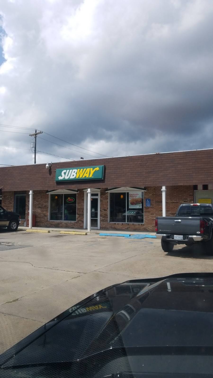 Subway | meal takeaway | 1502-5 Main St, Franklin, LA 70538, USA | 3378281610 OR +1 337-828-1610