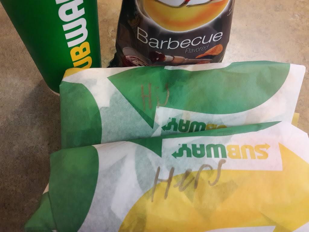 Subway | meal takeaway | 41-1537 Kalanianaʻole Hwy Suite 8, Waimānalo, HI 96795, USA | 8086005086 OR +1 808-600-5086