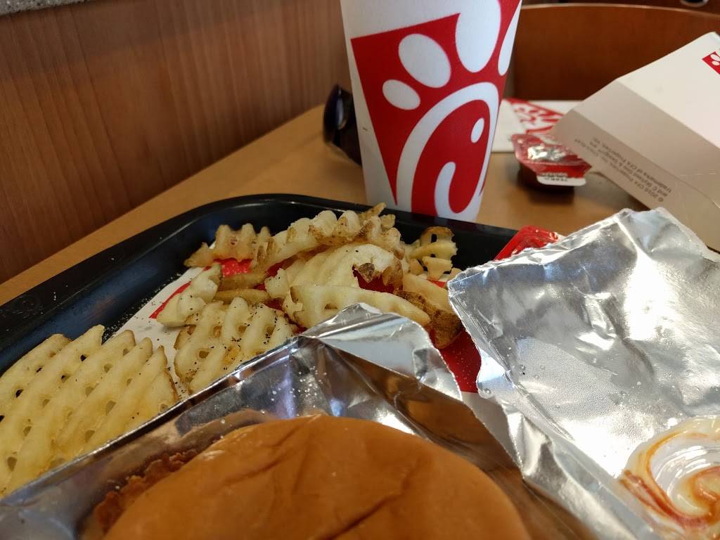 Chick-fil-A | restaurant | 1925 SW Railroad Ave, Hammond, LA 70403, USA | 9853187778 OR +1 985-318-7778