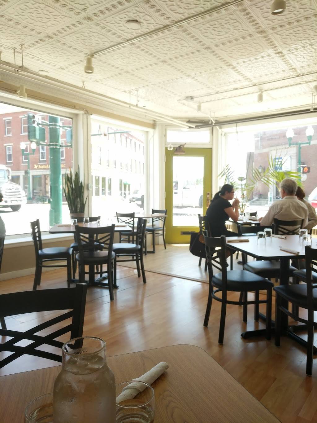 Serendib Indian And Sri Lankan | restaurant | 2 State St, Ellsworth, ME 04605, USA | 2076641030 OR +1 207-664-1030