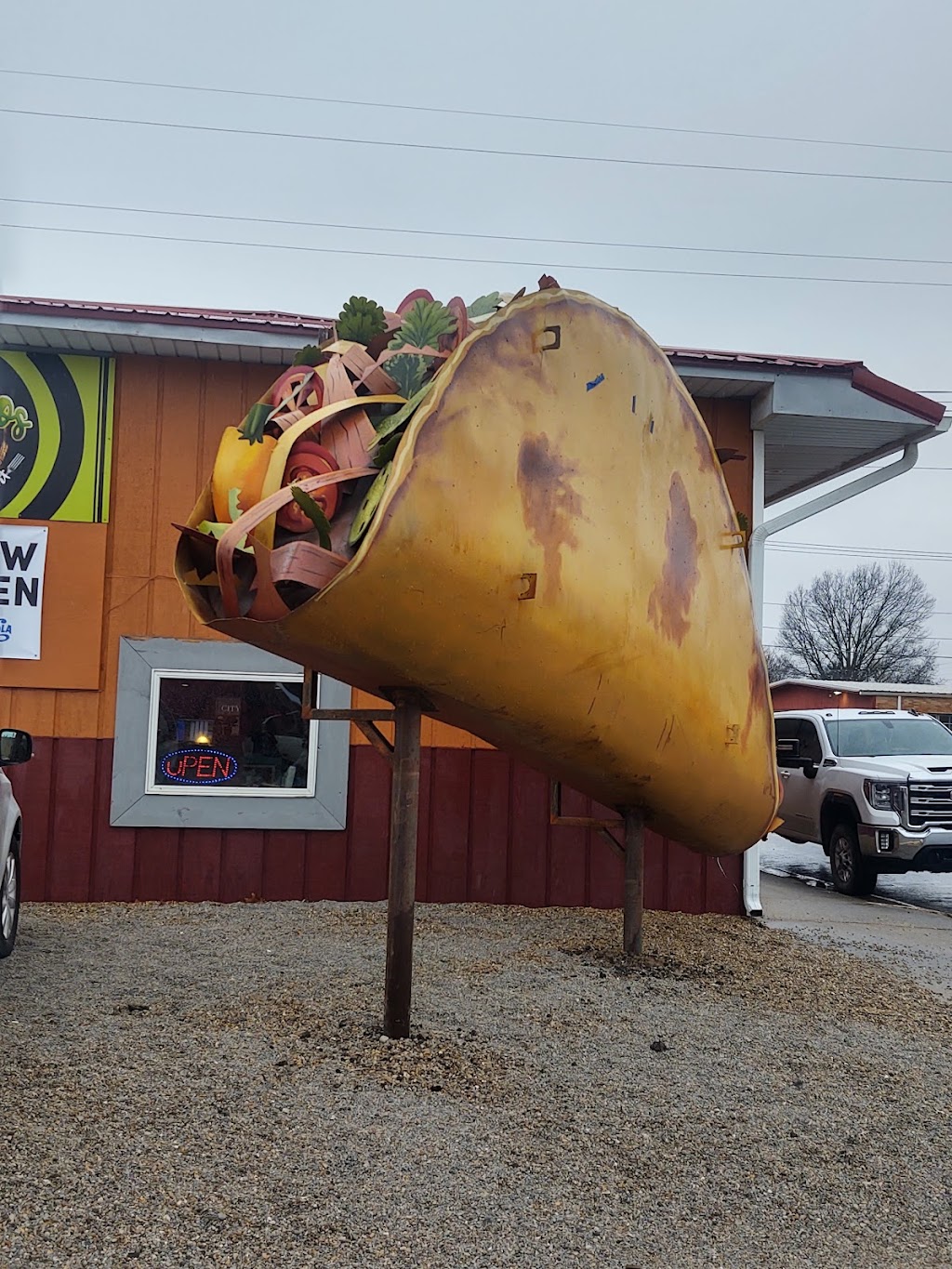 Cilantros grill & cantina | restaurant | 25 NW 1st St, Casey, IL 62420, USA | 2176090162 OR +1 217-609-0162