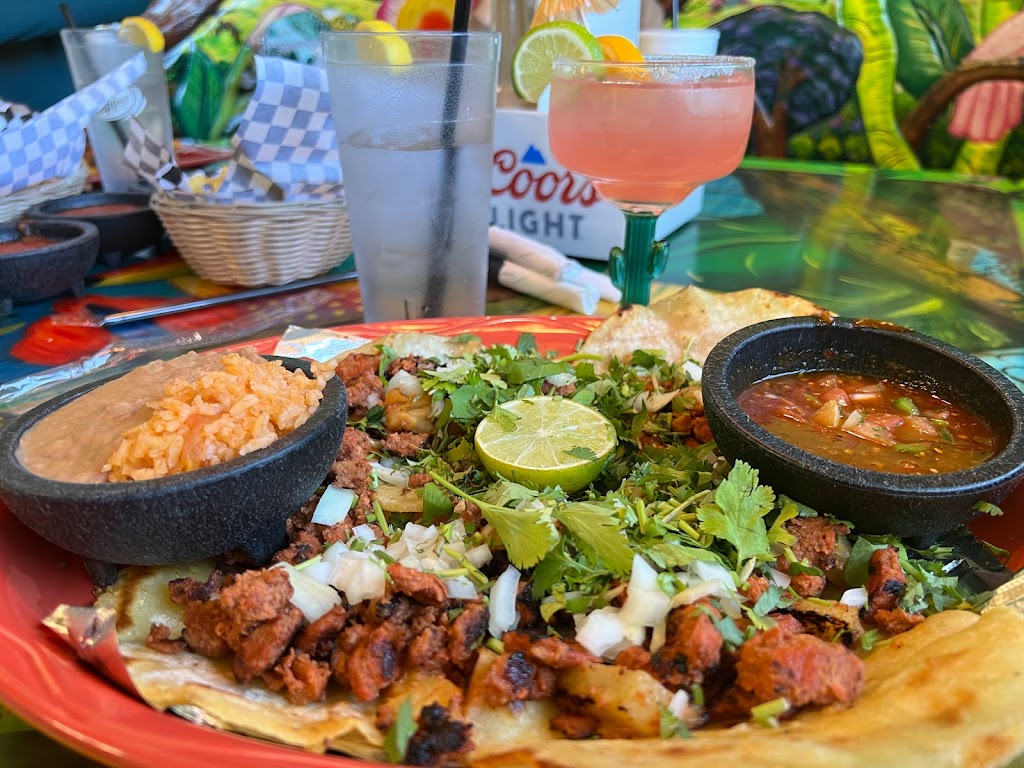 La Fiesta Mexican Restaurant | restaurant | 503 E Chestnut St, Junction City, KS 66441, USA | 7855794002 OR +1 785-579-4002