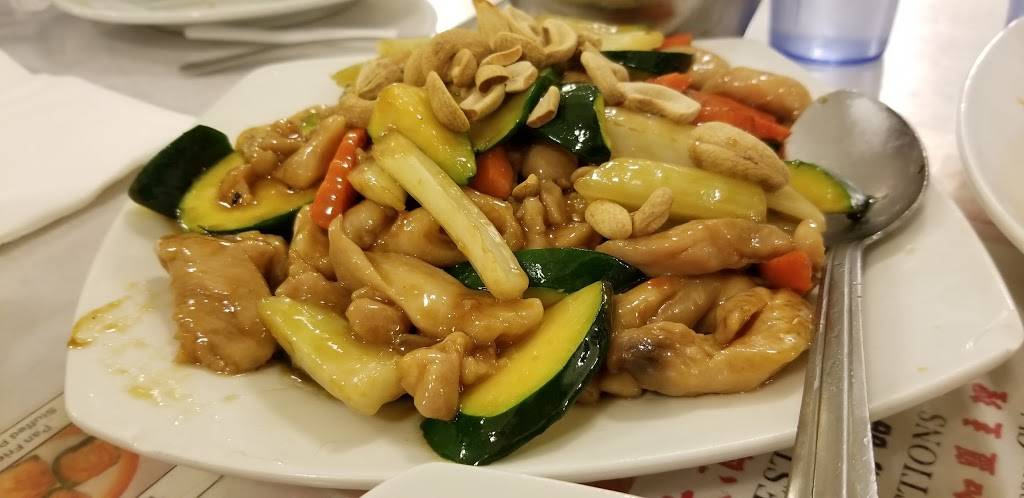 Holiday Villa | restaurant | 7007 S Land Park Dr, Sacramento, CA 95831, USA | 9163929630 OR +1 916-392-9630