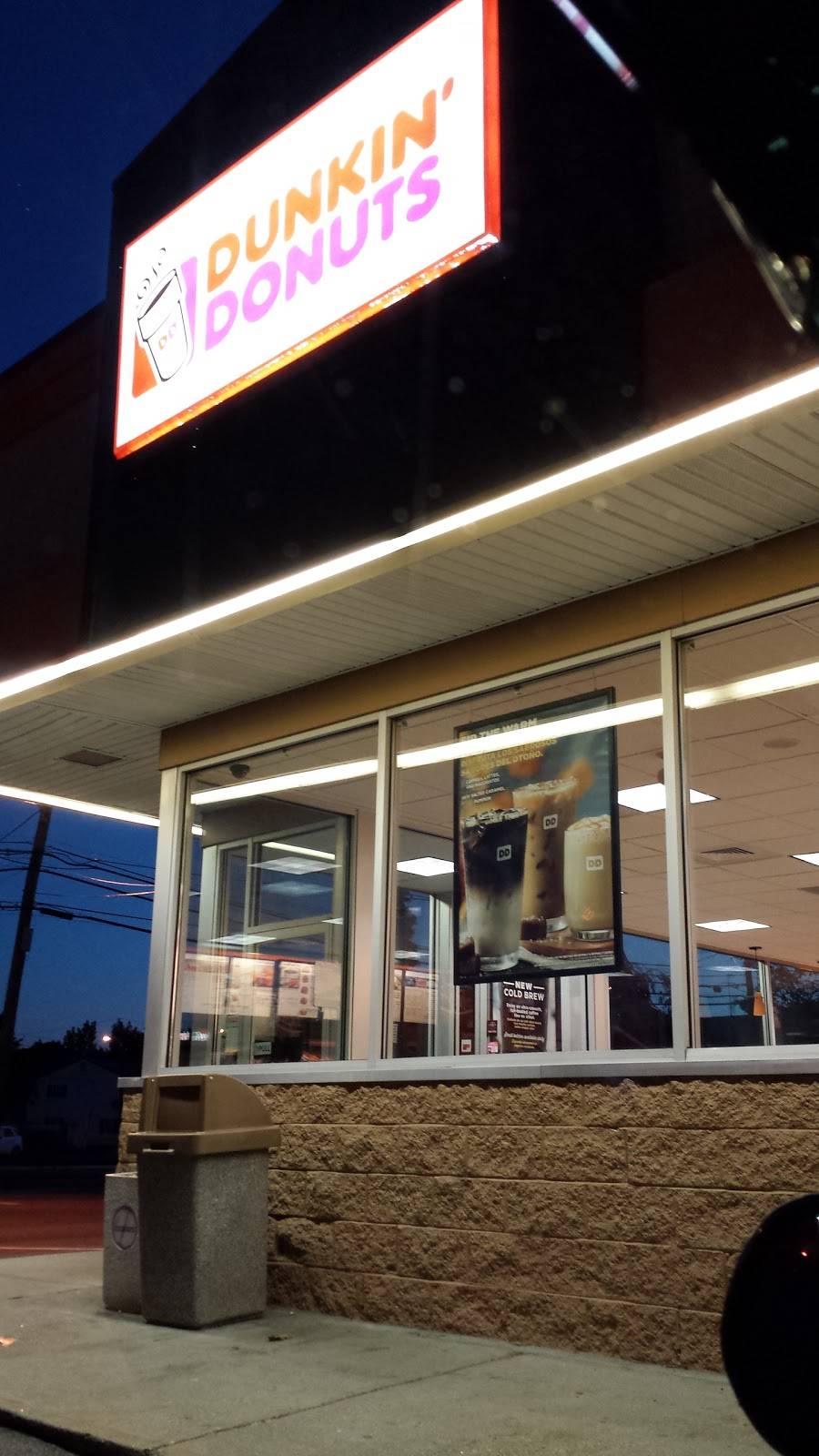 Dunkin | bakery | 579 Andover St, Lawrence, MA 01843, USA | 9786887443 OR +1 978-688-7443