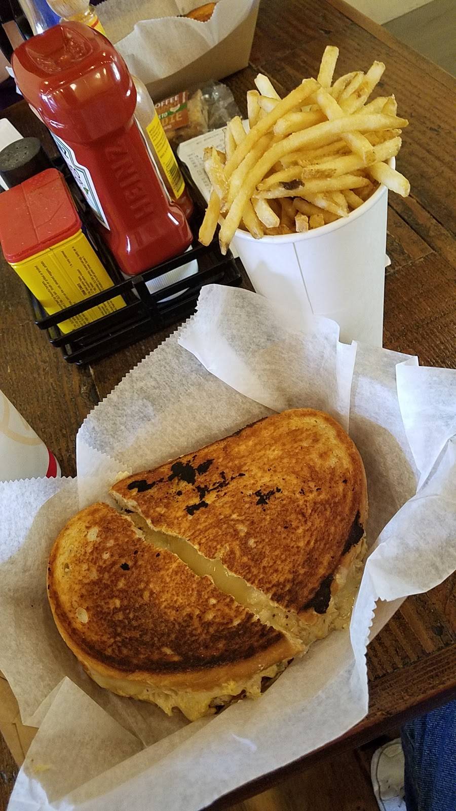 Grilled Cheese & Co | meal takeaway | 2624 Brandermill Blvd, Gambrills, MD 21054, USA | 4107213423 OR +1 410-721-3423
