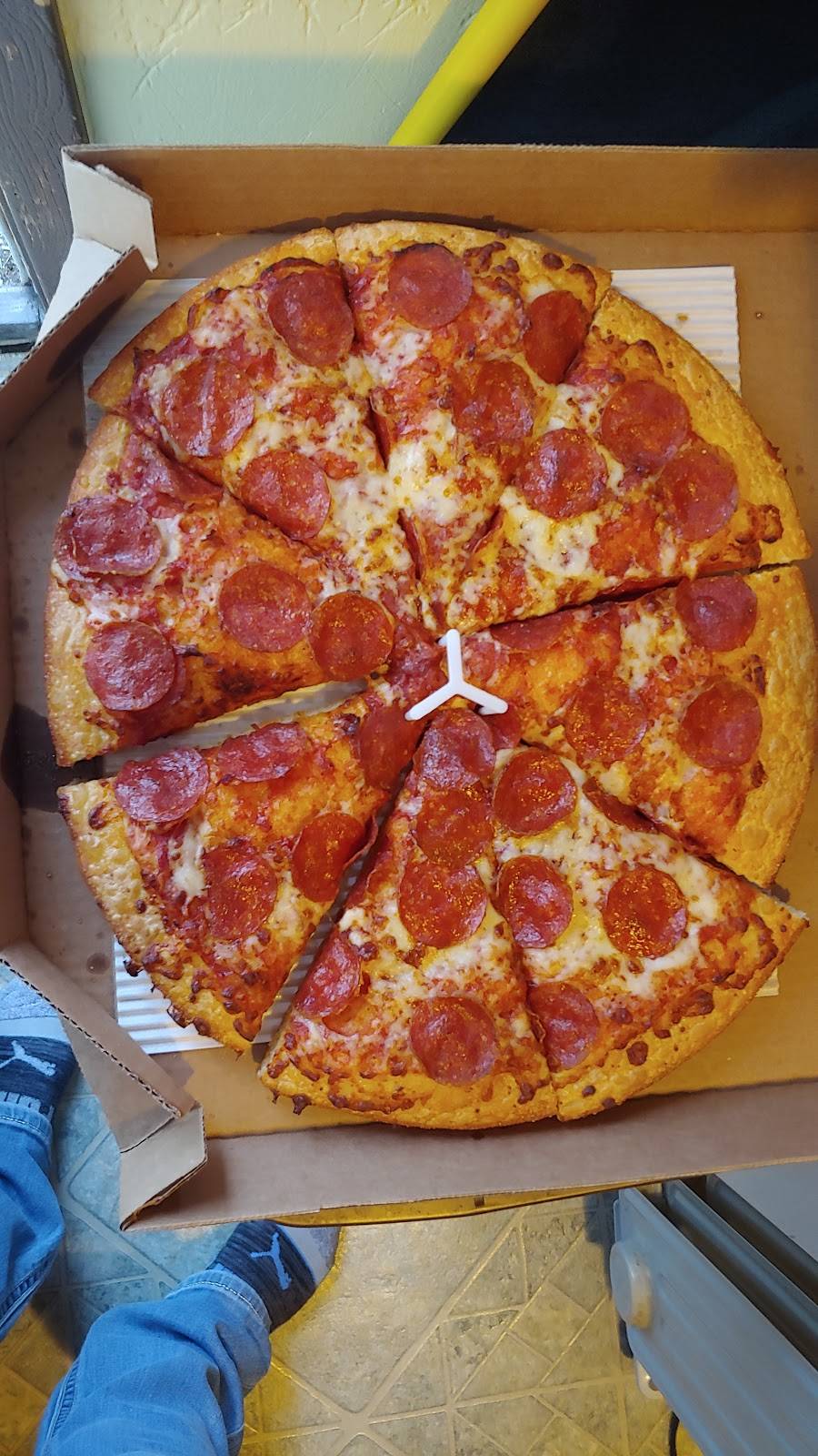 Pizza Hut | restaurant | 914 Windsor St, Sun Prairie, WI 53590, USA | 6088377777 OR +1 608-837-7777