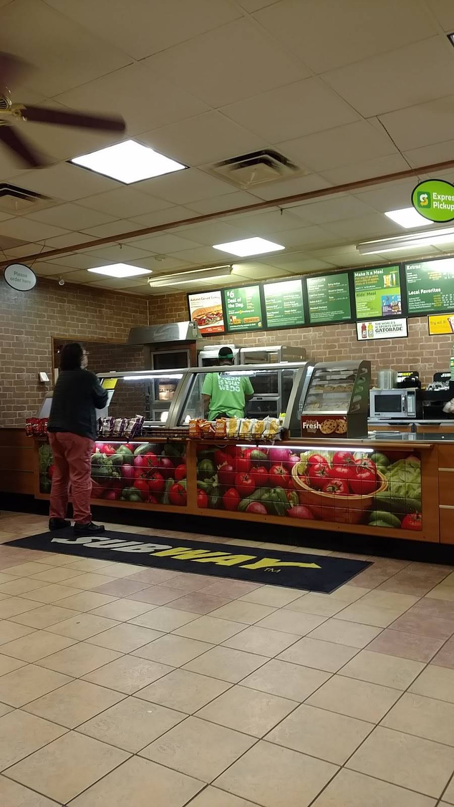 Subway | restaurant | 5151 N Fork Rd, Elliston, VA 24087, USA | 5402682880 OR +1 540-268-2880