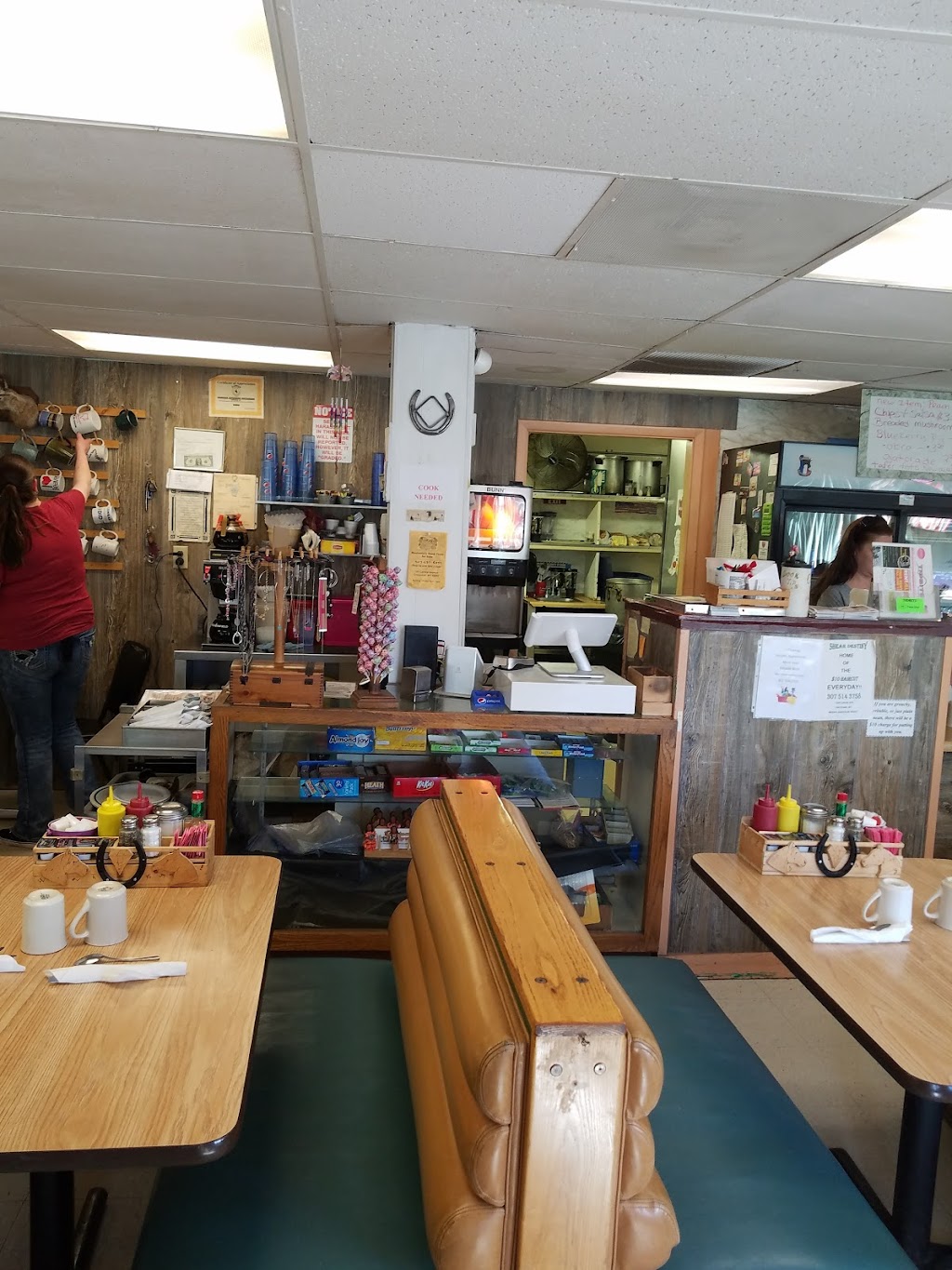 Diamond Horseshoe Cafe | cafe | 404 Central Ave, Cheyenne, WY 82007, USA | 3076388255 OR +1 307-638-8255