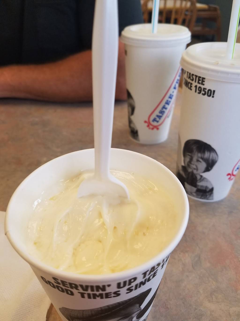 Tastee Freez | restaurant | 512 N Main St, Gordonsville, VA 22942, USA | 5408322979 OR +1 540-832-2979