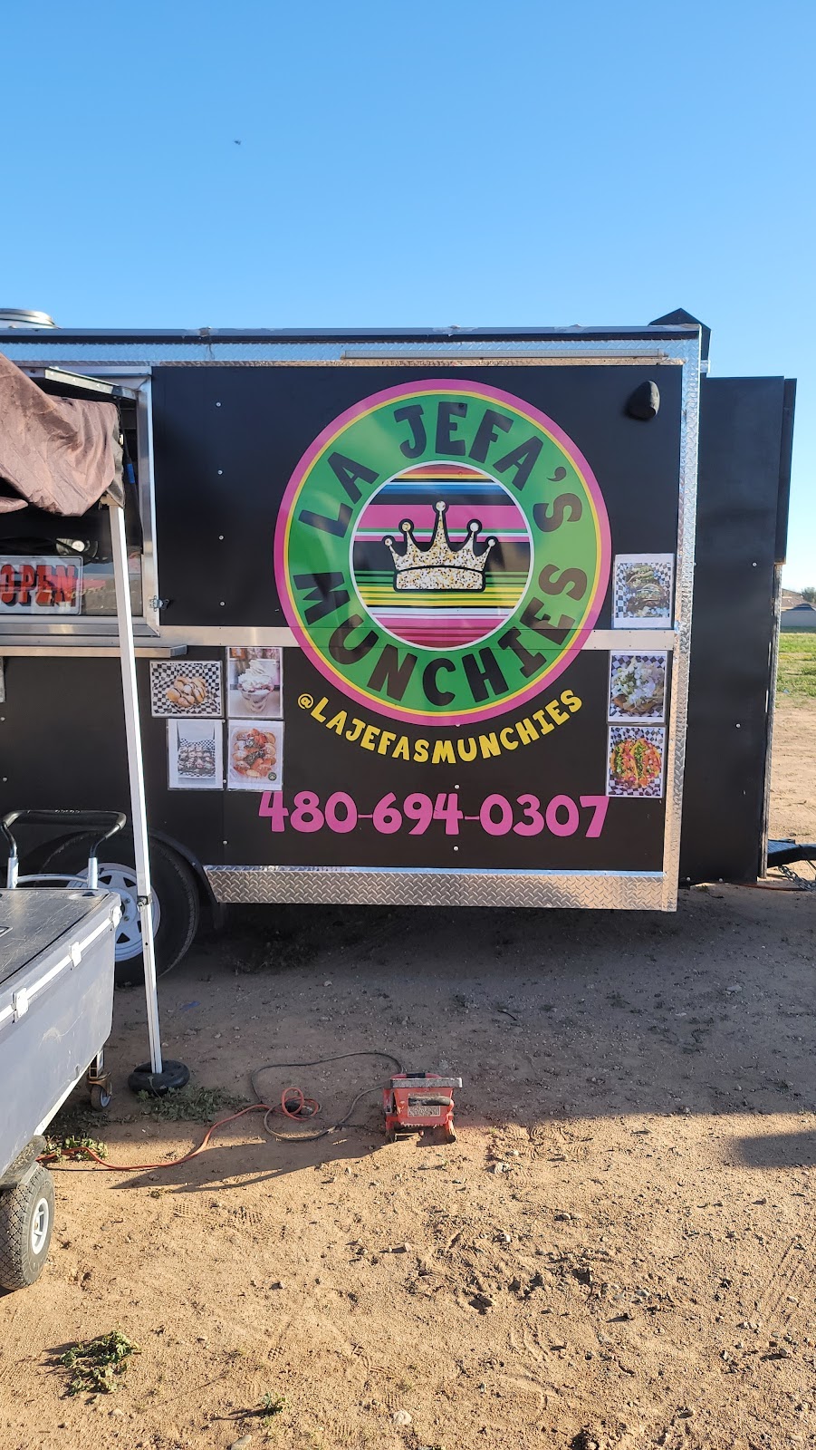 La Jefa’s Munchies | restaurant | 6308 Grand Ave, Glendale, AZ 85301, USA | 4806940307 OR +1 480-694-0307