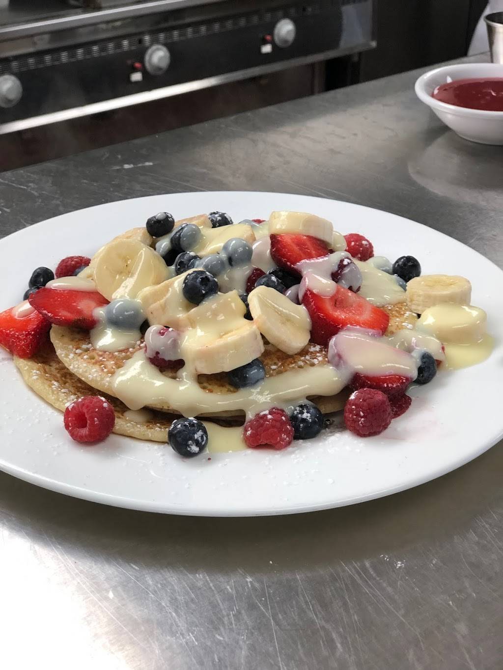 Eggsquis Quebec-Hamel | restaurant | 5050 Boulevard Wilfrid-Hamel, Québec, QC G2E 5X5, Canada | 4189149224 OR +1 418-914-9224