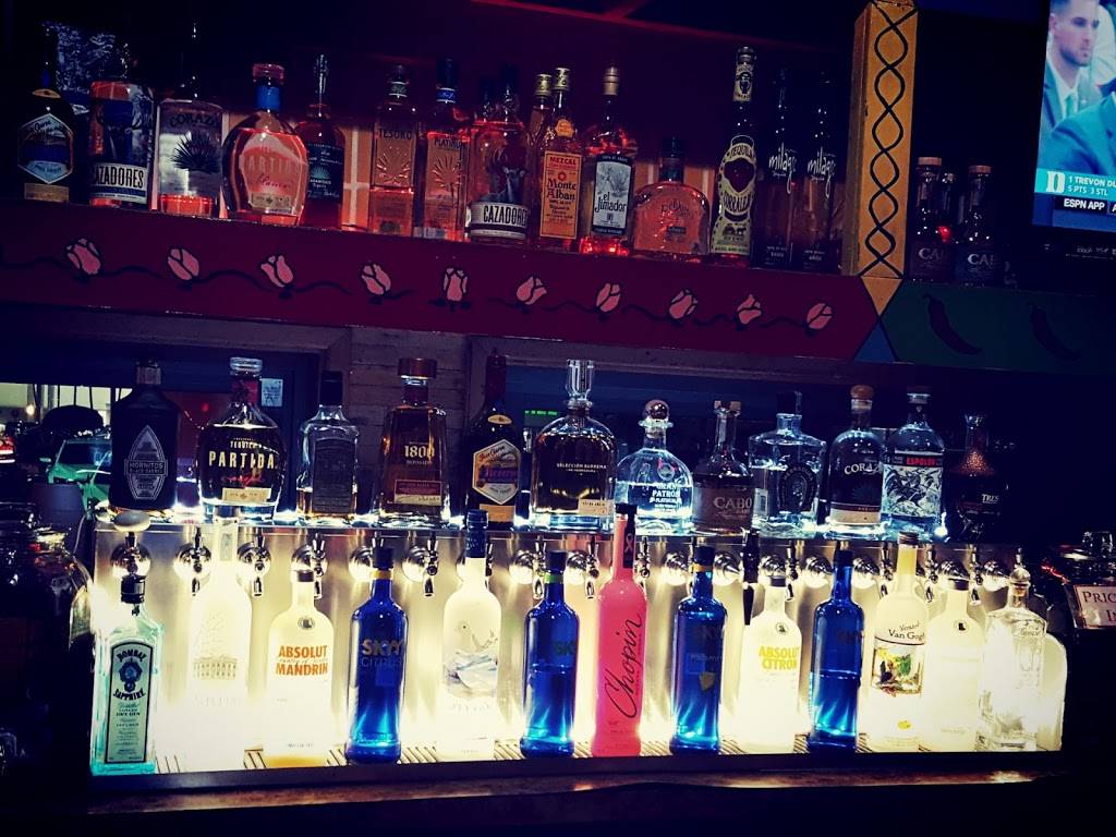 Carlos & Pepes | restaurant | 1302 SE 17th St, Fort Lauderdale, FL 33316, USA | 9544678335 OR +1 954-467-8335