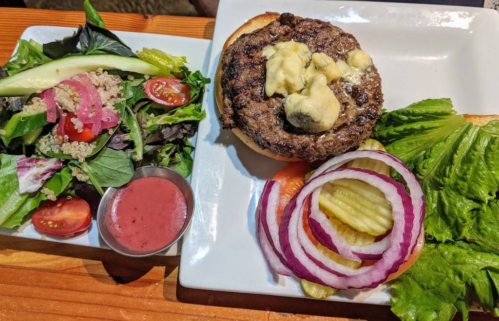 Westlake Public House and Grille | restaurant | 14559 Westlake Dr B, Lake Oswego, OR 97035, USA | 9717086164 OR +1 971-708-6164