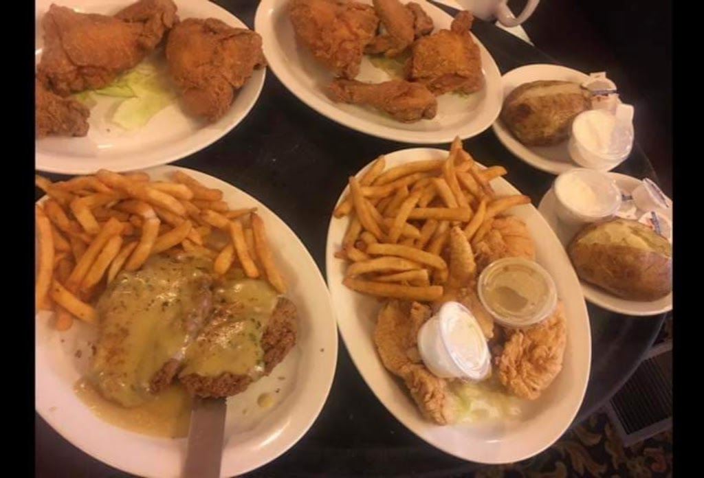 Travelers Diner | restaurant | 201 W Main St, La Harpe, IL 61450, USA | 2176593900 OR +1 217-659-3900