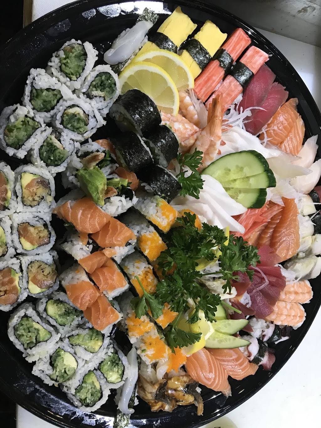 Diamond Sushi | restaurant | 29 Anne St S, Barrie, ON L4N 2C5, Canada | 7052526833 OR +1 705-252-6833