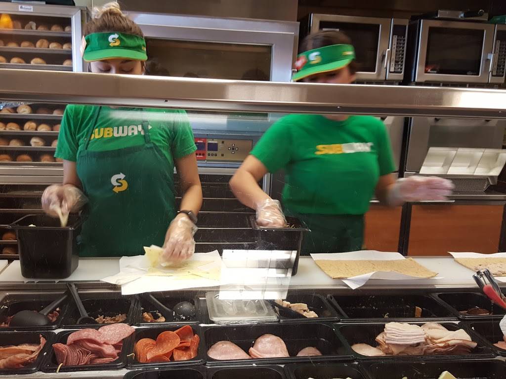 Subway | restaurant | 15051 W Whitesbridge Ave, Kerman, CA 93630, USA | 5598466799 OR +1 559-846-6799