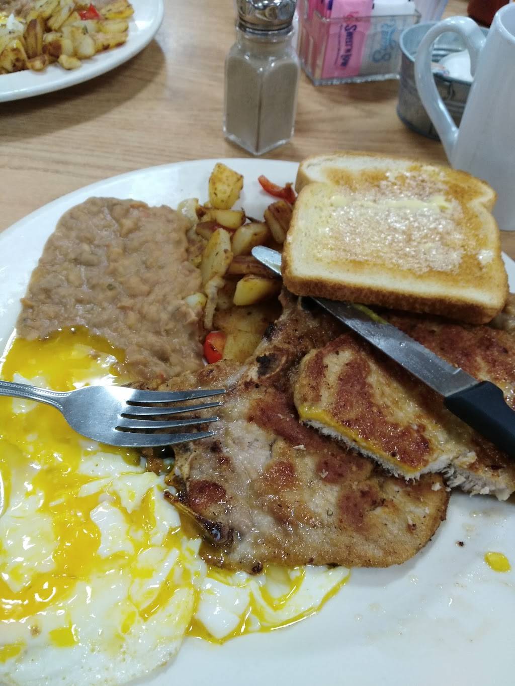 El Chaparral Grill | restaurant | 324 E McKinney St #102, Denton, TX 76201, USA | 9402431313 OR +1 940-243-1313