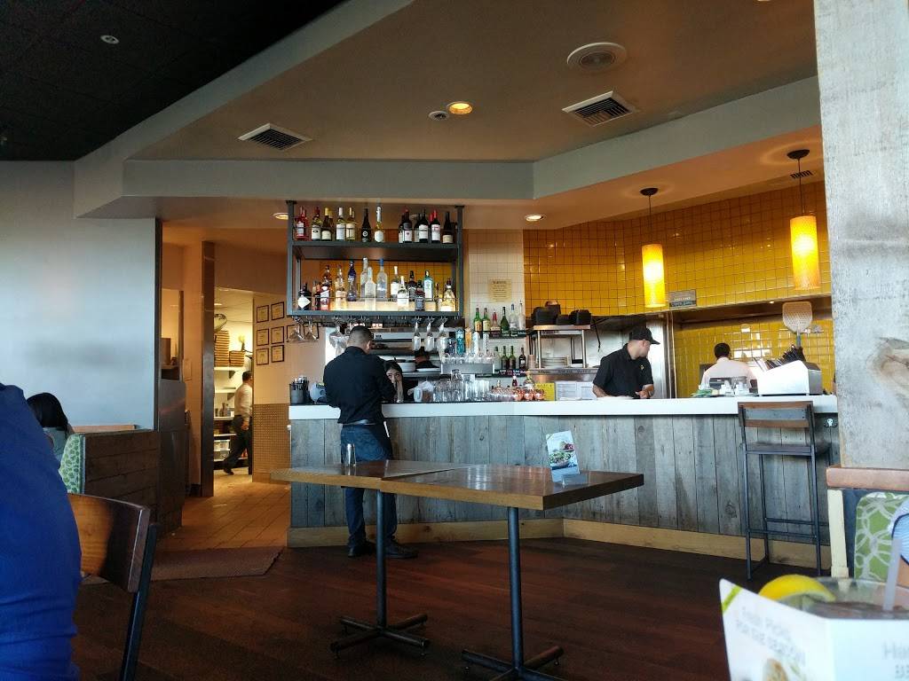 California Pizza Kitchen at South Bay Galleria | restaurant | 1815 Hawthorne Blvd, Redondo Beach, CA 90278, USA | 3103709931 OR +1 310-370-9931