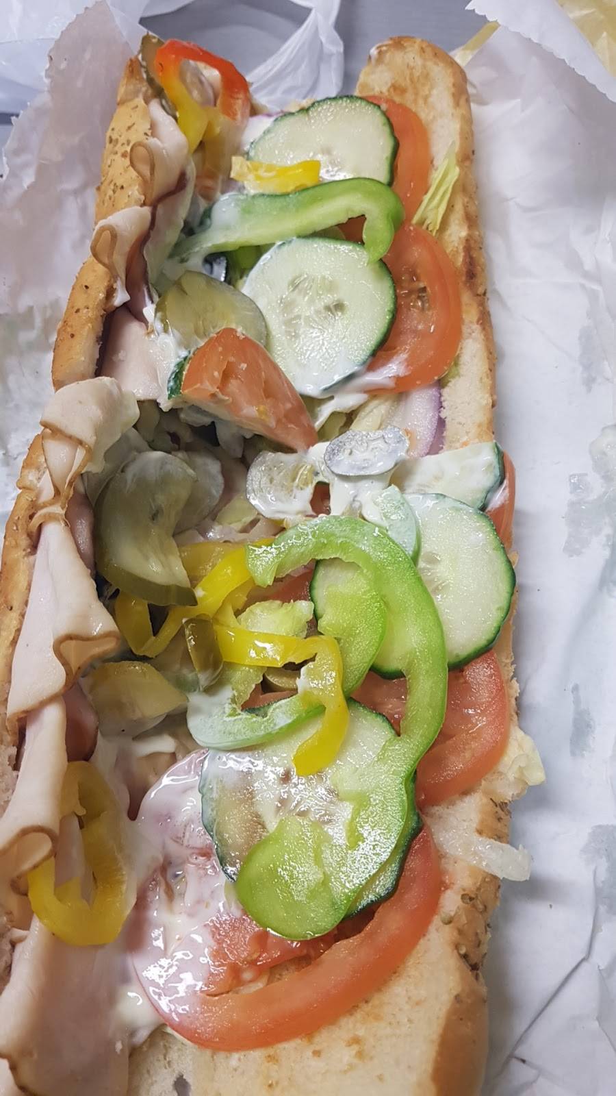 Subway Sandwiches | restaurant | 3560 Lake Shore Blvd W Unit 5, Etobicoke, ON M8W 1N6, Canada | 4162555191 OR +1 416-255-5191