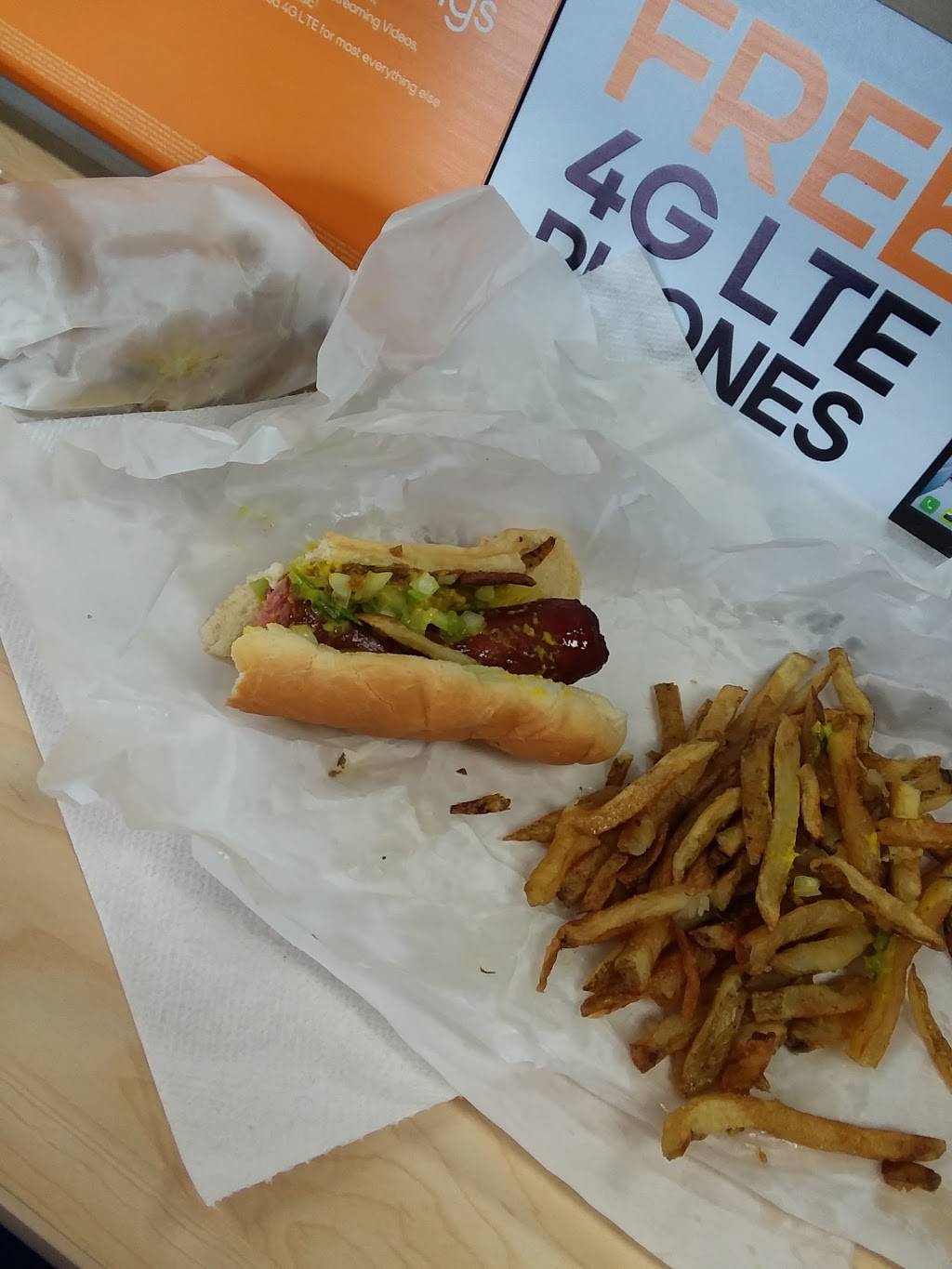 Als Under the L | restaurant | 2908 W Lake St, Chicago, IL 60612, USA | 7738261239 OR +1 773-826-1239