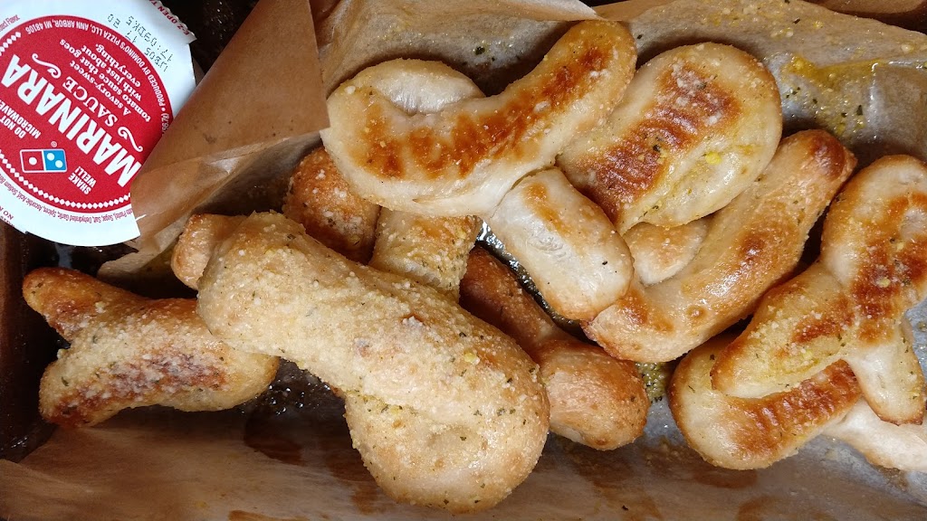 Dominos Pizza | meal delivery | 900 Henderson St, Fort Worth, TX 76102, USA | 8173358888 OR +1 817-335-8888