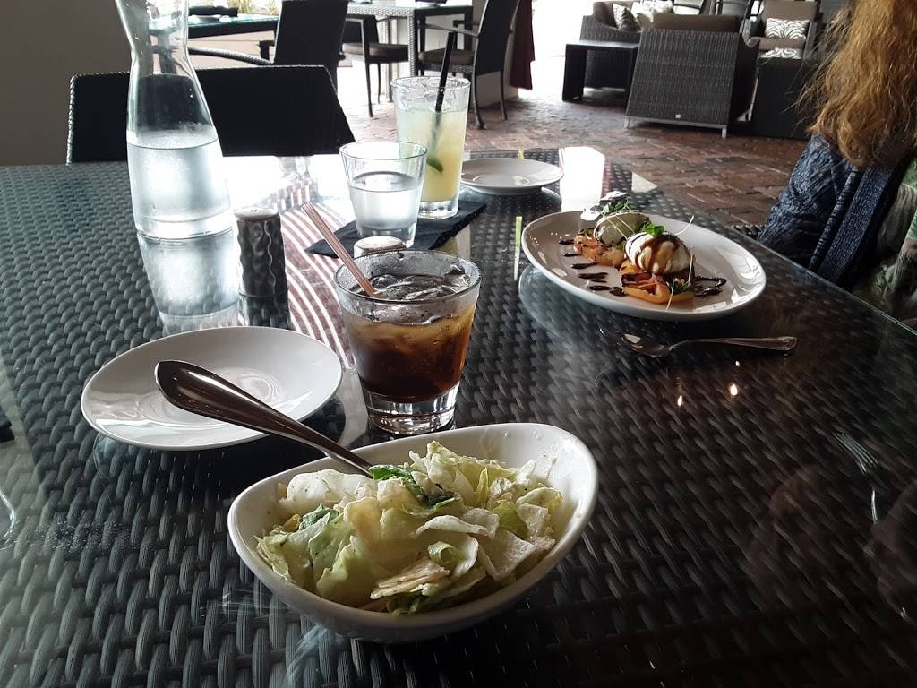 Lakeside Bar + Grill | night club | 700 Bloom St, Kissimmee, FL 34747, USA | 4075666000 OR +1 407-566-6000