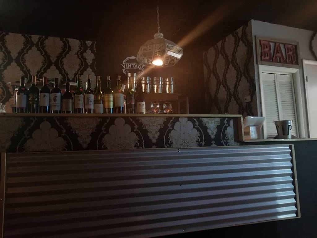 Vintage Wine and Charcuterie | restaurant | 381 Tequesta Dr, Jupiter, FL 33469, USA | 3058011549 OR +1 305-801-1549